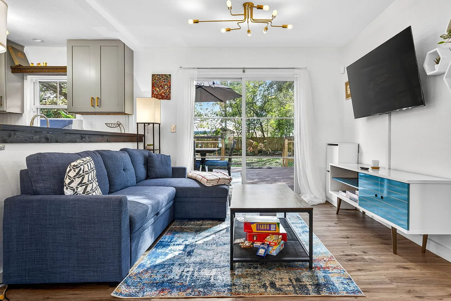 3 bed, 2.0 bath, 1065 sqft, $3,474 — Photo 4