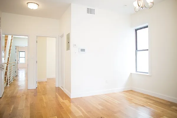 Rented by EXR | media 1