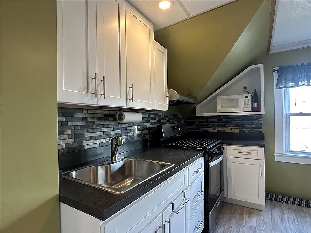 2 bed, 1.0 bath, 1008 sqft, $1,800 — Photo 4