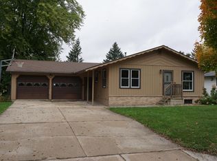 330 9th St NW, Plainview, MN 55964