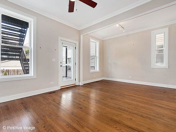 4th image of 1032 N Marshfield Ave APT 1R