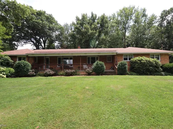 652 S Sheraton Dr, Akron, OH 44319