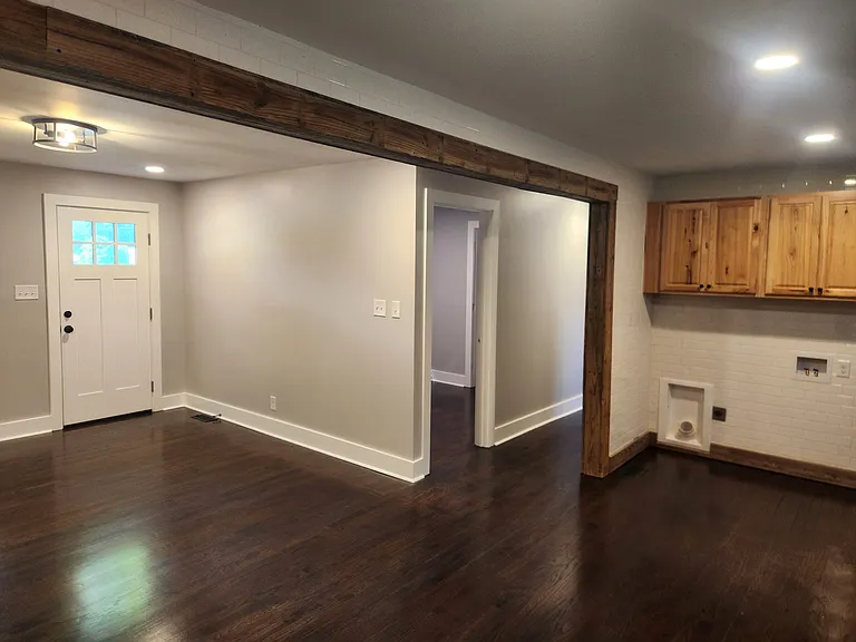 211 Westview Dr — Photo 8