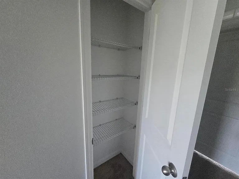 936 Grandin St — Photo 10