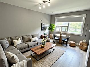 1566 Avenue Rd #106, Toronto, ON M5M 3X6