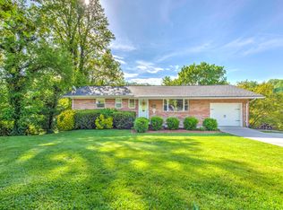 524 Greenwood Dr, Clinton, TN 37716