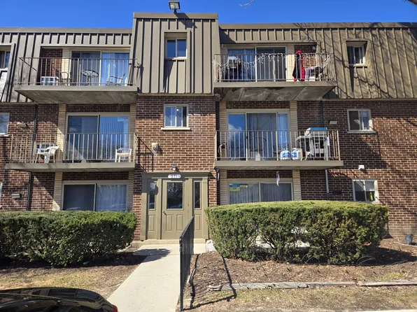 571 Fairway View Dr APT 2J, Wheeling, IL 60090