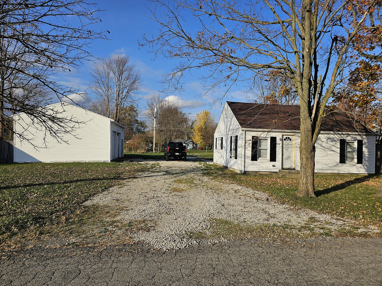 2 bed, 672 sqft, $1,200 — Photo 1