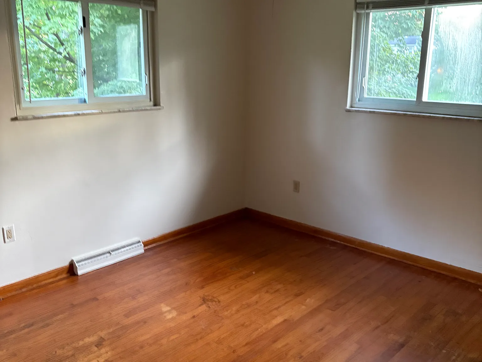 3 bed, 960 sqft, $1,200 — Photo 4