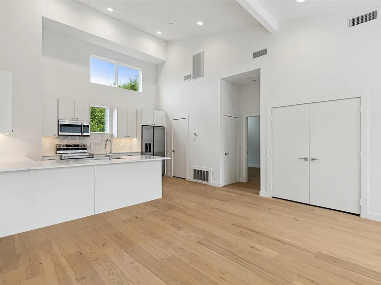 6144 Oram St #5 — Photo 3