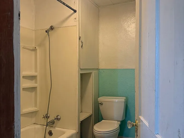 822 N High St — Photo 10