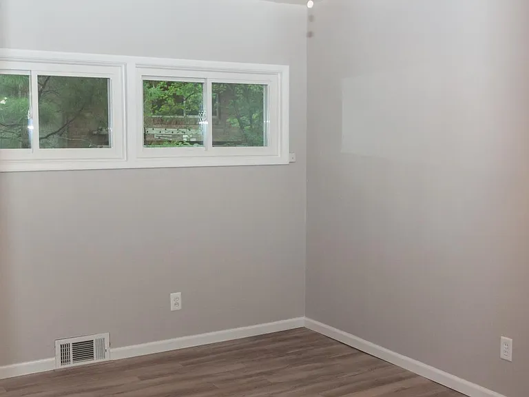 415 S Revena Blvd — Photo 9