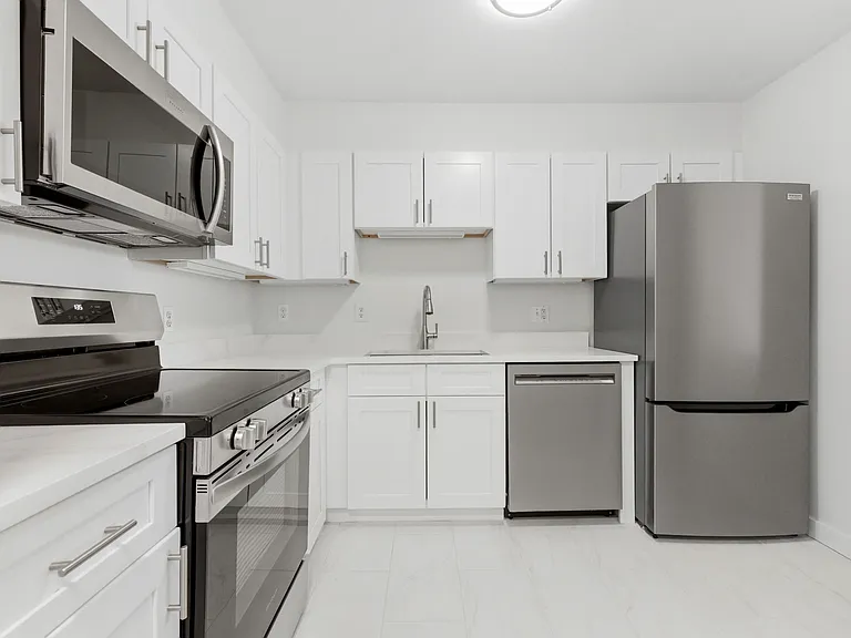 30 Monument Sq #101 — Photo 5