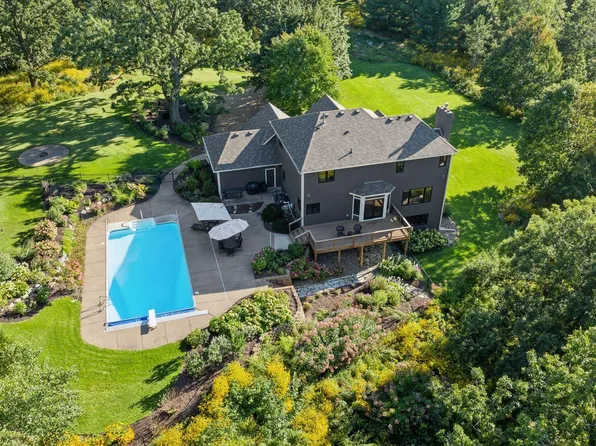 7420 Military Rd, Woodbury, MN 55129