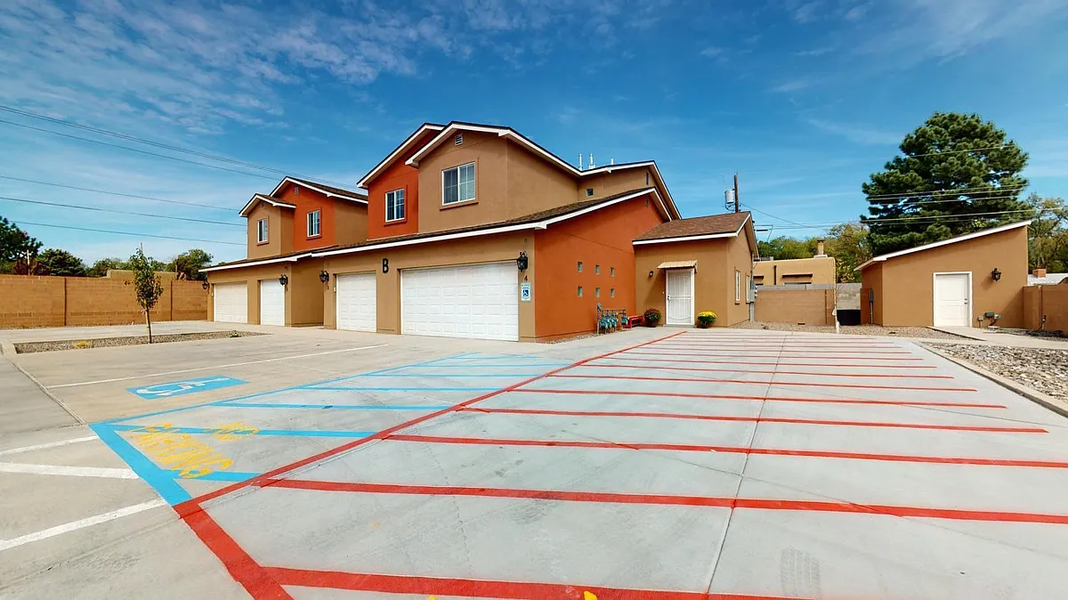 321 Sandia Rd. NW. New construction, 2021. Gated community. Great location! - 321 Sandia Rd NW #A-4