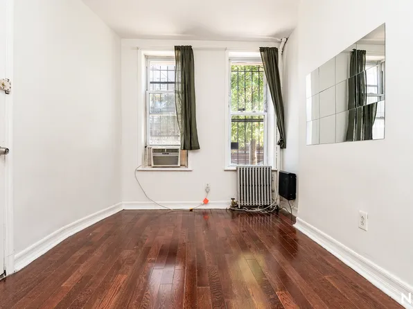 355 Stockholm Street image 13 of 20