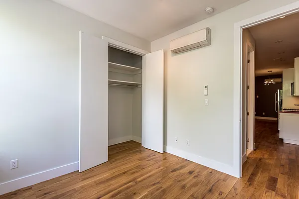 Rented by Nooklyn NYC LLC | media 43