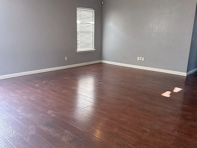 3147 SW 103rd St — Photo 2