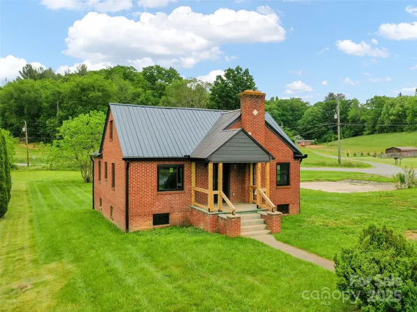21 Murray Rd, Canton, NC 28716