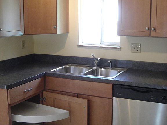 Kitchen storage