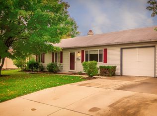 921 Elnora Dr, Fort Wayne, IN 46825