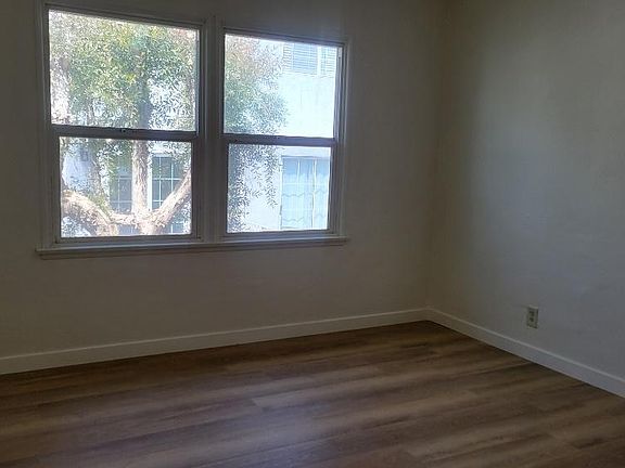 4th image of 15914 Sherman Way APT 6