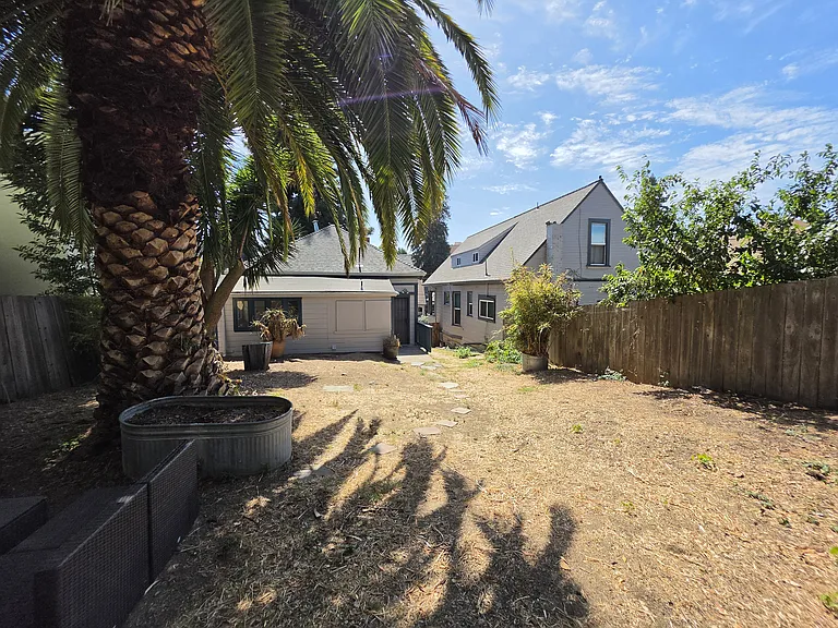 3139 Harrison St — Photo 30