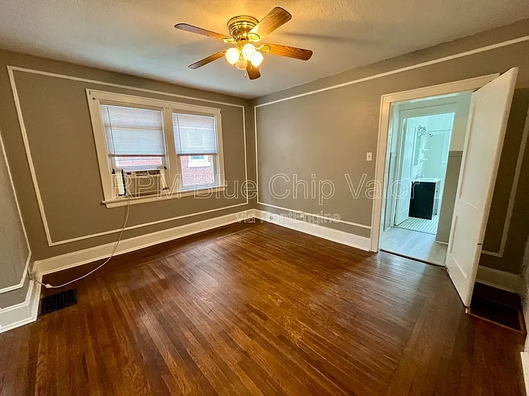 2119 Cathedral Ave #1 — Photo 3