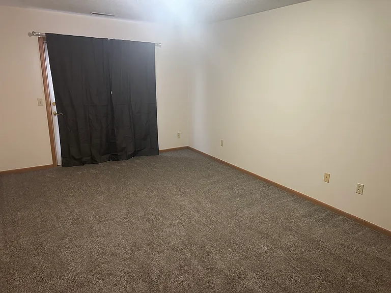 2707 Fairmont Ct #C — Photo 3