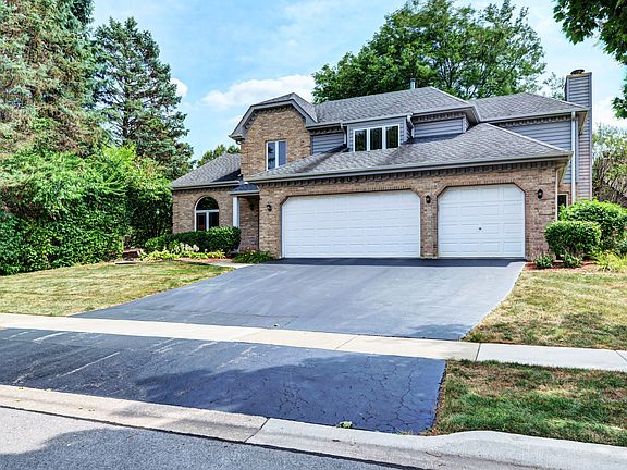 3rd image of 3805 Vardon Ct