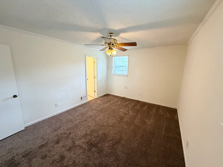 21 Golden Ct — Photo 10