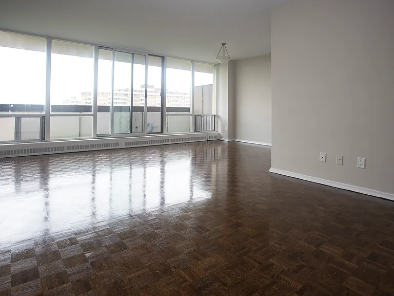 10 Ruddington Dr — Photo 15