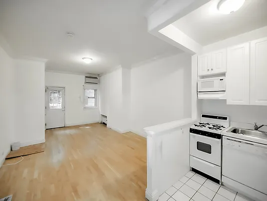 Rented by Metropolitan Property Group | media 3