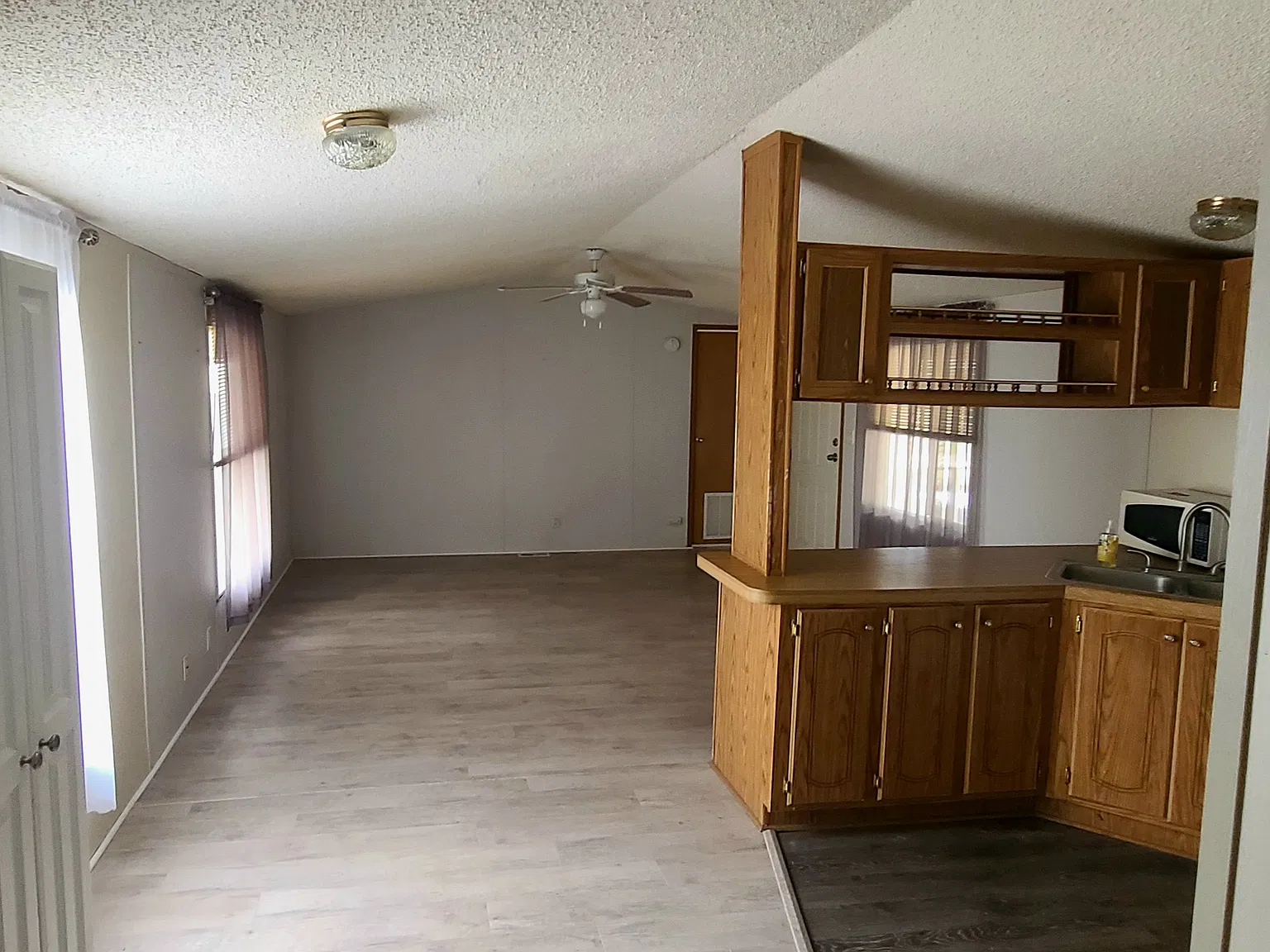4390 E Aztec Rd — Photo 3