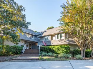 27 Gull Point Rd, Hilton Head Island, SC 29928