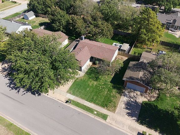 2nd image of 610 S Walnut St