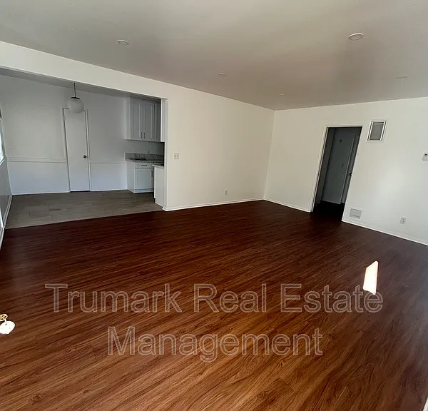 555 Palm Dr #A — Photo 4