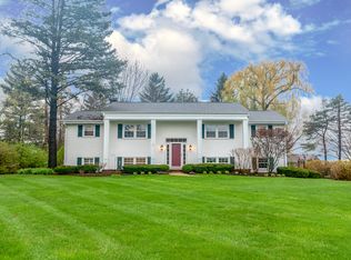 72 Oak Ridge Ln, Deer Park, IL 60010