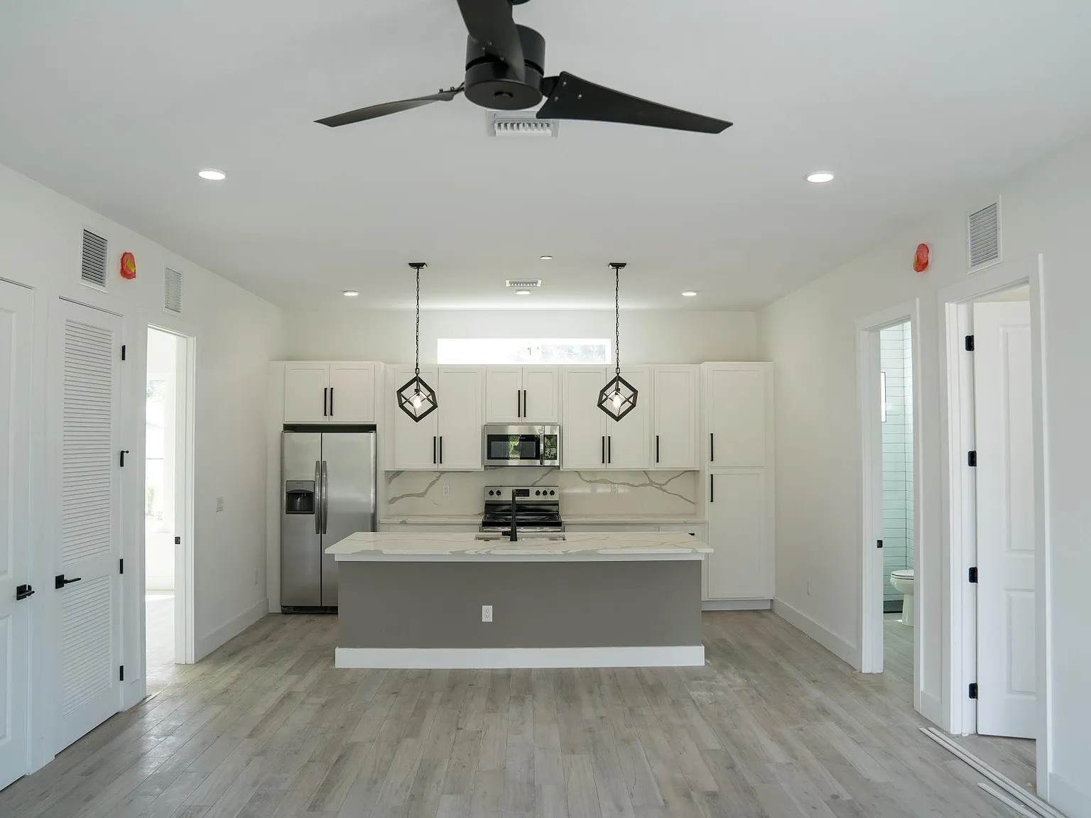 2 bed, 1250 sqft, $2,350 — Photo 3
