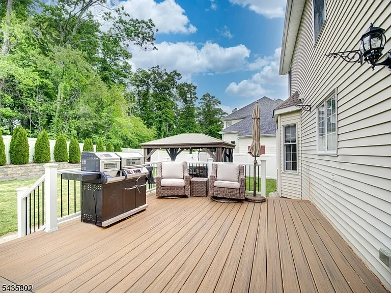 14 Hemingway Dr — Photo 38