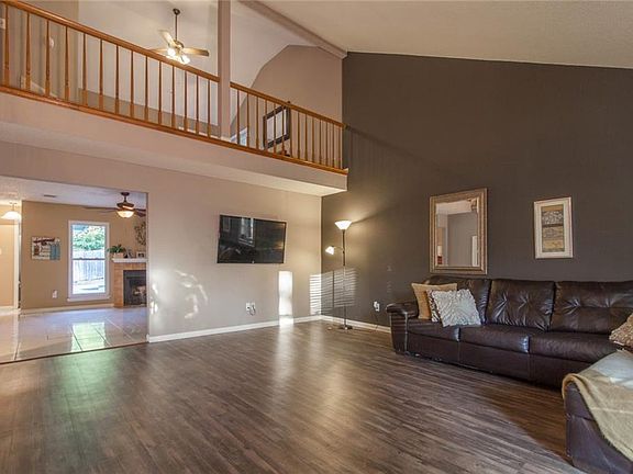5th image of 5230 Oak Springs Dr