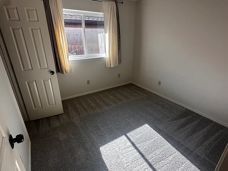 2724 Southpark Ln — Photo 7