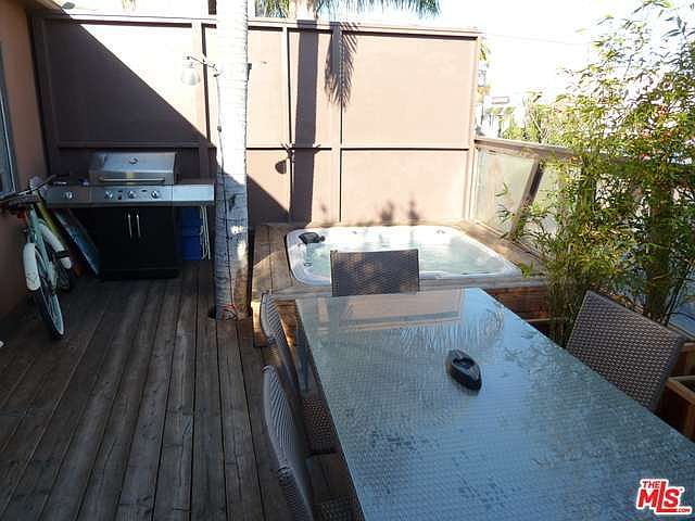 1st image of 359 Rose Ave