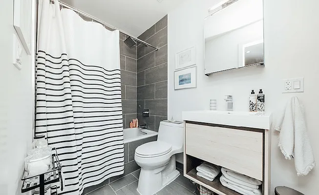 Rented by True Real Estate Group | media 25