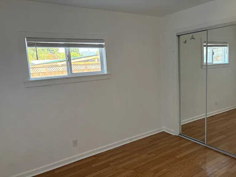 123 Leslie St #B — Photo 16