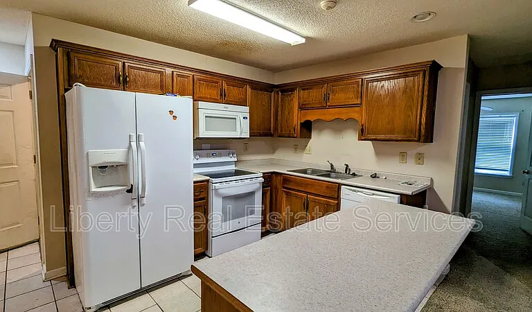 306 N Main St #2C — Photo 5