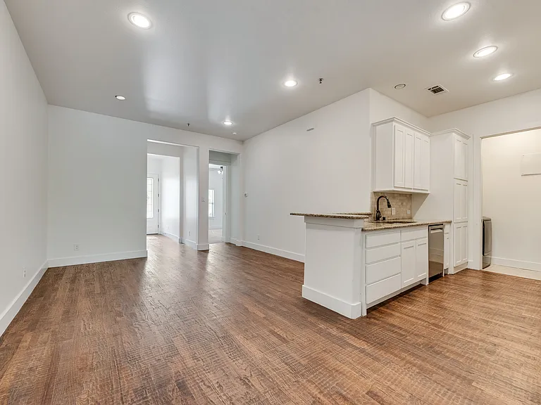 3009 Solana Cir — Photo 7