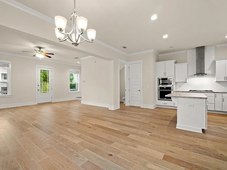 99 Grande Pointe Cir — Photo 7