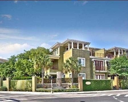 3rd image of 4907 Bayshore Blvd Unit 116