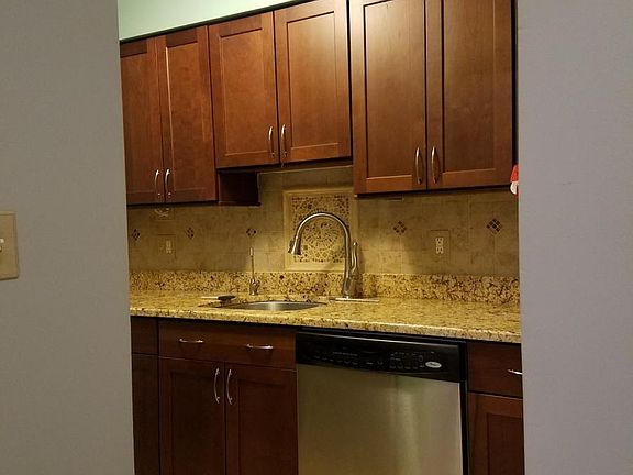 Updated Kitchen with Granite Countertops and Dishwasher